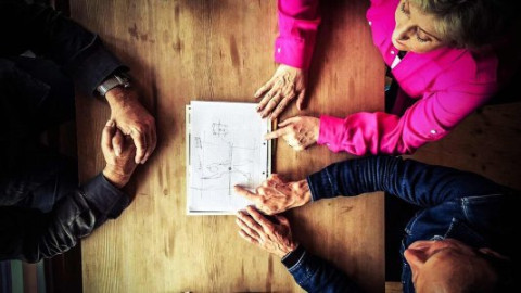 50+ Minuten backdrop