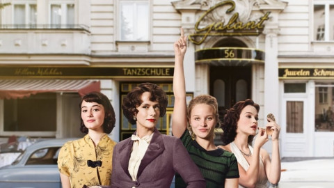 Nicht immer akkurate Geschichte backdrop