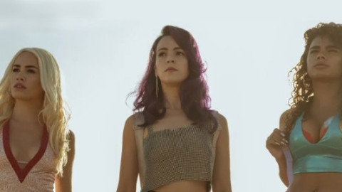 women loving women ⚢ backdrop