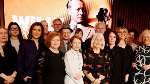 Doku - Historie backdrop